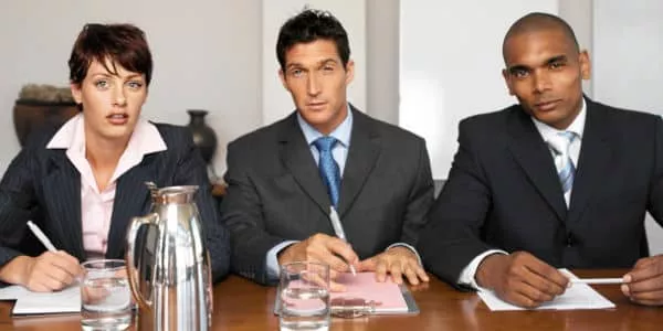 6 pensées ridicules quand un recruteur cesse de vous répondre