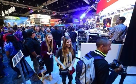 C’est un départ pour E3