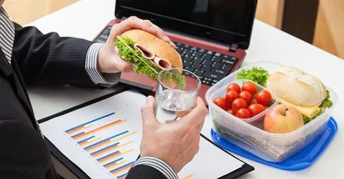 Voici quoi manger pour exceller au travail !