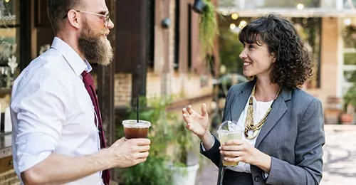 3 conseils pour rendre votre «small talk» moins maladroit 3 conseils pour rendre votre «small talk» moins maladroit