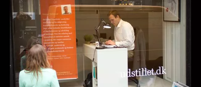 Une agence danoise propose d'exposer des chômeurs en vitrine pour attirer de potentiels employeurs